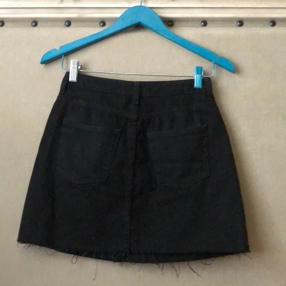 H&M Solid black skirt - Picture 2 of 3